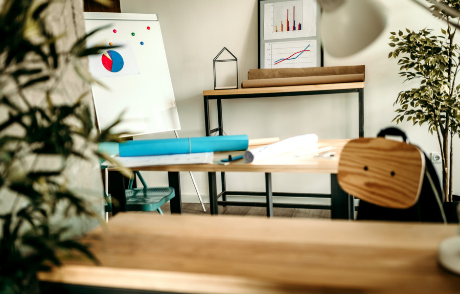 Do Real Estate Agents Pay for Staging